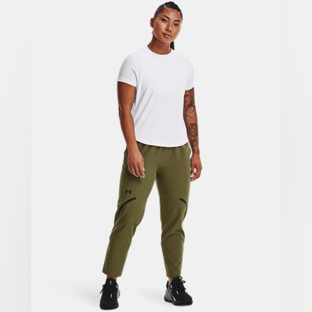 ⛱️Under Armour Loose Crop Pants in Army Green
